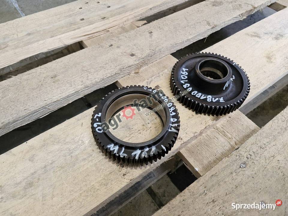 Zestaw kół zębatych Fendt 711 815 820 Części i osprzęt rolniczy Byków