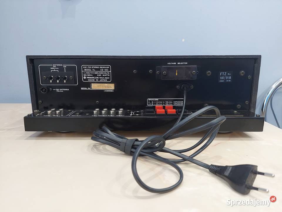 HITACHI AMFM Stereo Receiver SR603