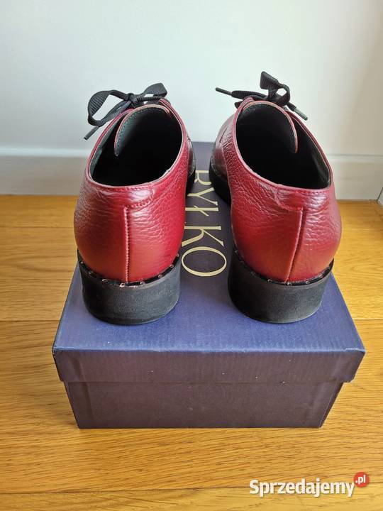 Burgundowe półbuty na czarnej podeszwie skóra Liszki sprzedam