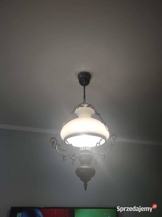 Sprzedam piękną lampę stylizowaną Wykroty