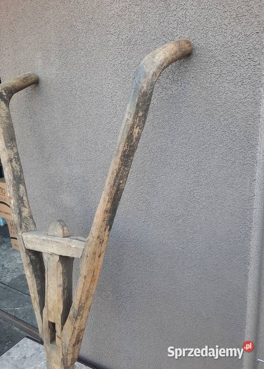 Stara drewniana rękojeść narzędzia rolniczego pomorskie