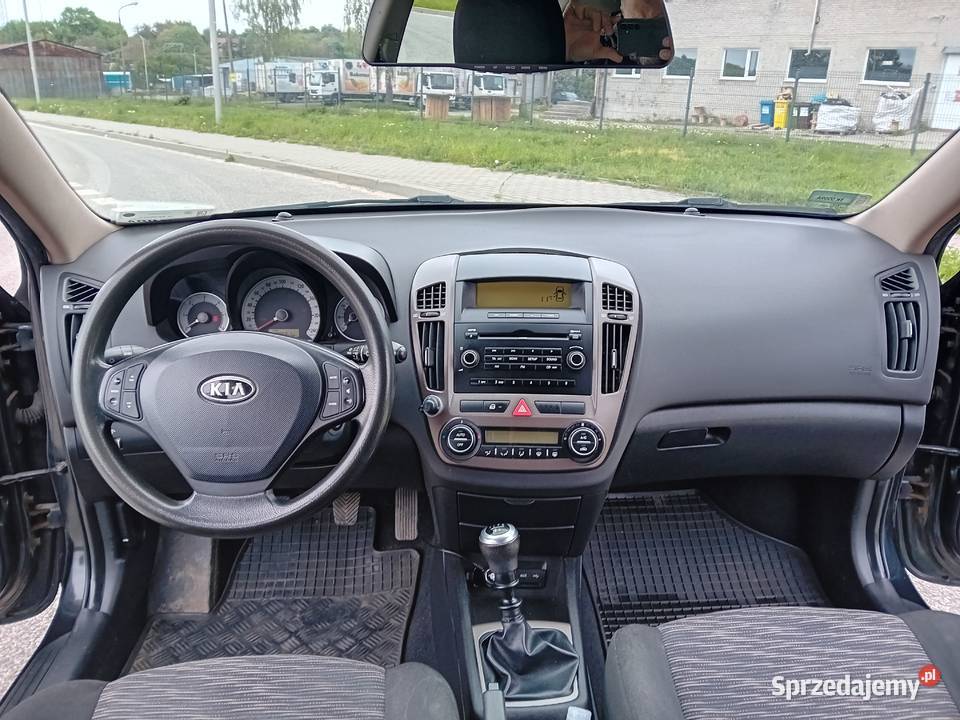 Kia Ceed SW 16 CRDI 116 2008 radio