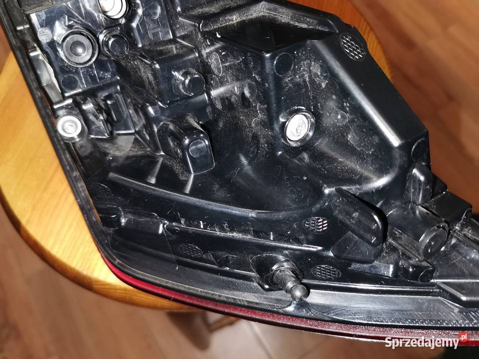 AUDI A4 B9 KOMBI MATRIX LAMPA TYLNA LEWA LED Rok produkcji 2016 Luzino sprzedam