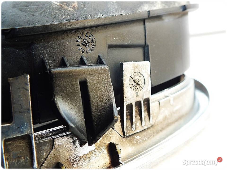 Oryginalna Nerka Grill BMW 3 E46 Strona Lewa Żary