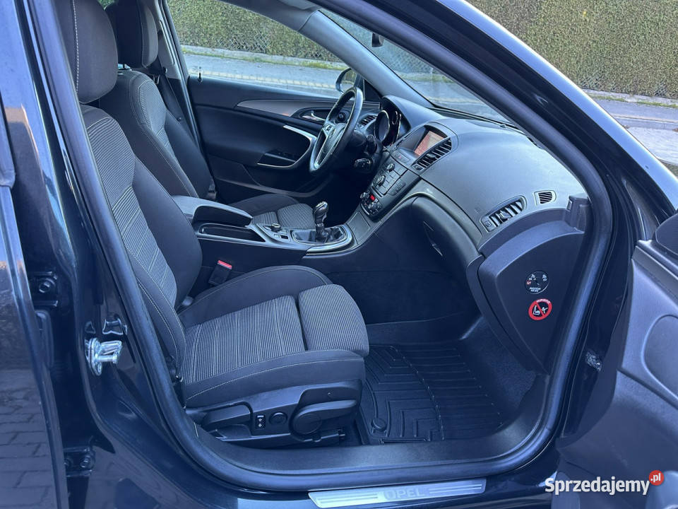 Opel Insignia Podgrzewana kierownica i światła do jazdy dziennej