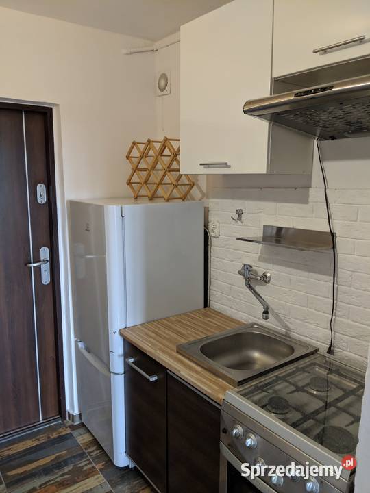 Bezpośrednio kawalerka z balkonem 200 m Metra Warszawa