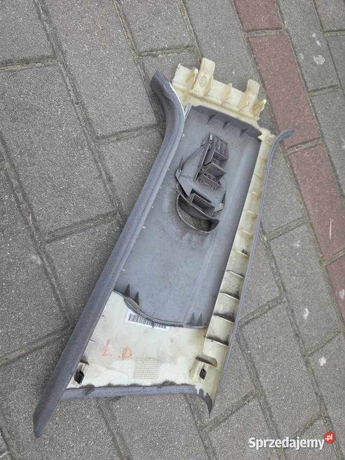 Listwa słupka lewa A4B6 8E0867243 Iława