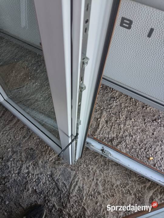 SPRZEDAM TRY OKNA BALKONOWE ZŁOTY DĄB Piekoszów