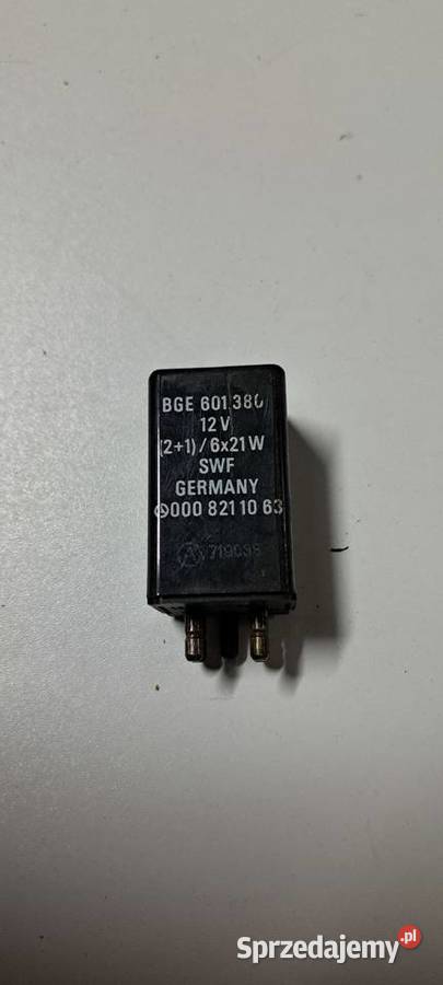 Przekaźnik kierunkowskazów 0008211063 Mercedes Luzino sprzedam