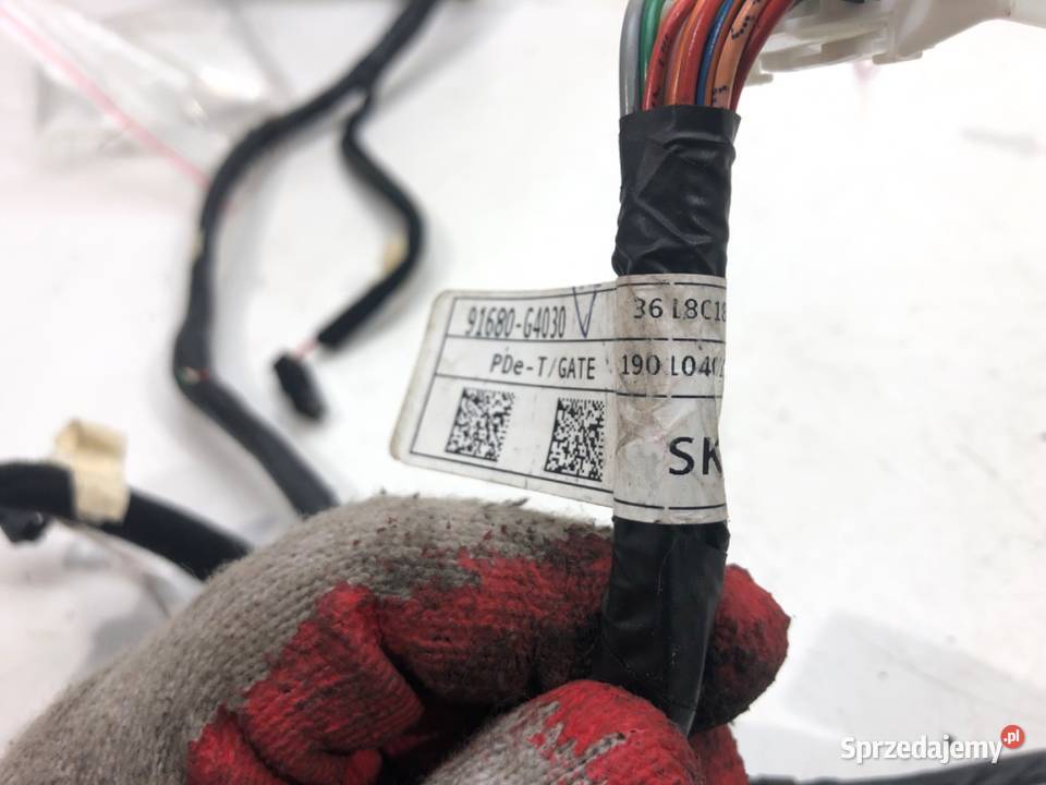 WIĄZKA KLAPY HYUNDAI i30 91680G4030 14 100 Klapy bagażnika