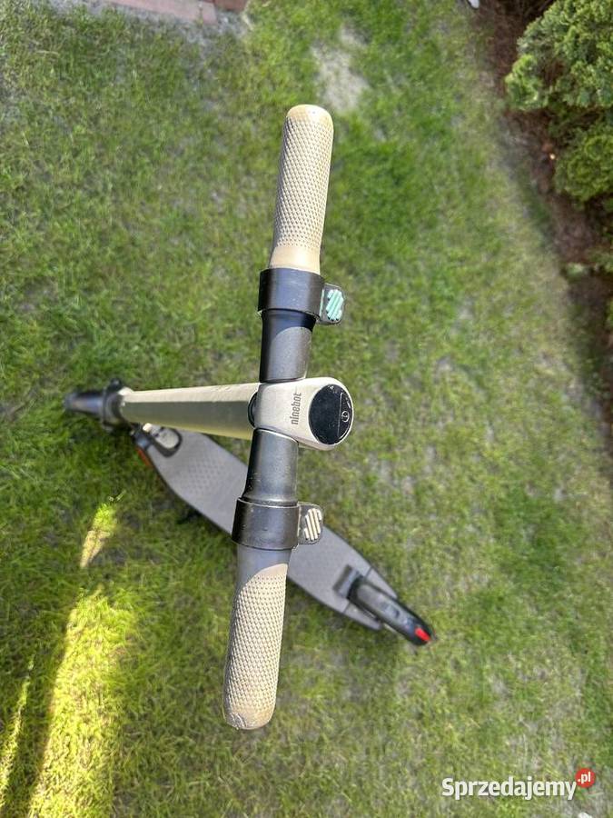 Segway Ninebot ES2 okolo 400 srebrna Świecie