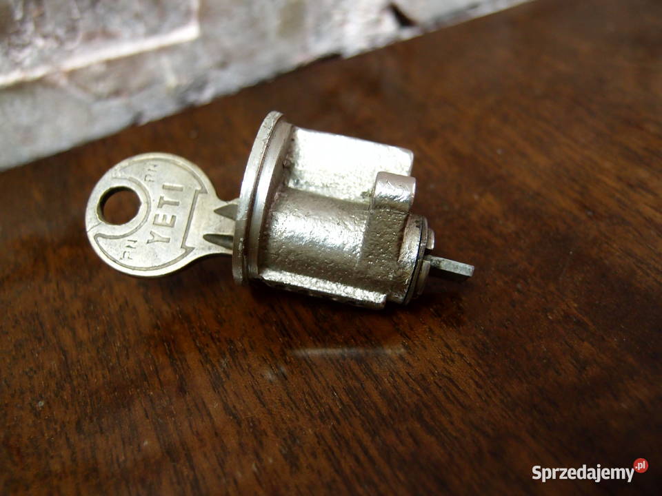 zamek Yeti produkcja PRL