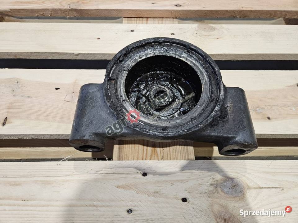 Uchwyt przedniego mostu Valtra T173 T171 N142 Układ kierowniczy i oś przednia Rolnictwo Byków sprzedam