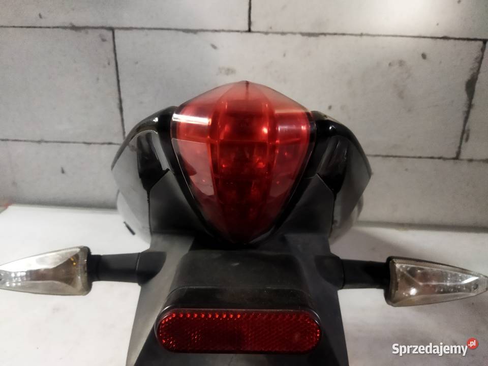 Keeway RKS 125 tylna lampa błotnik boczki Lampy tylne