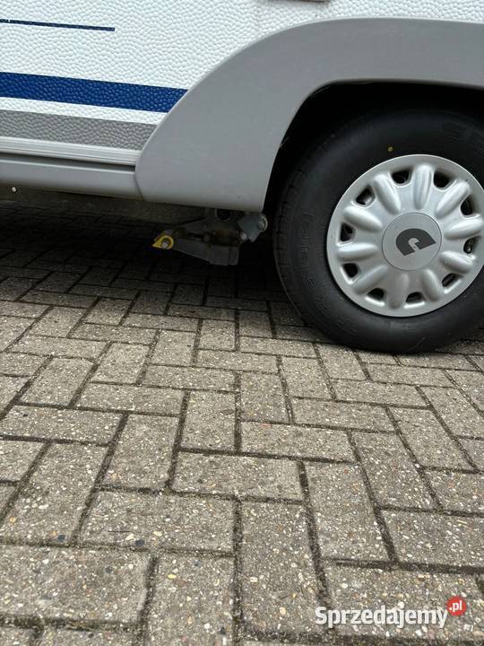 Mover nowe opony kempingowa Dethleffs Camper 430