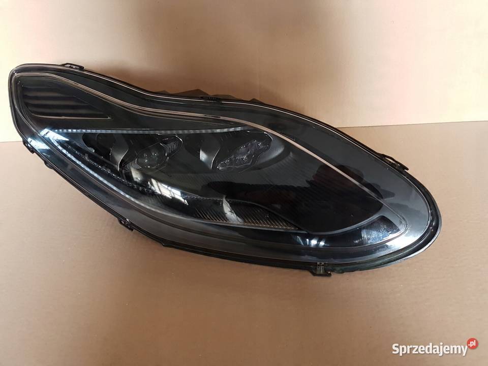 LAMPA PRAWA PRZEDNIA ASTON MARTIN DB11 CZARNA Międzychód