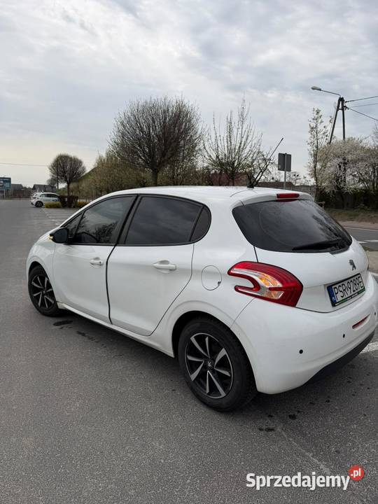 Peugeot 208 2012 r 14 Środa Wielkopolska