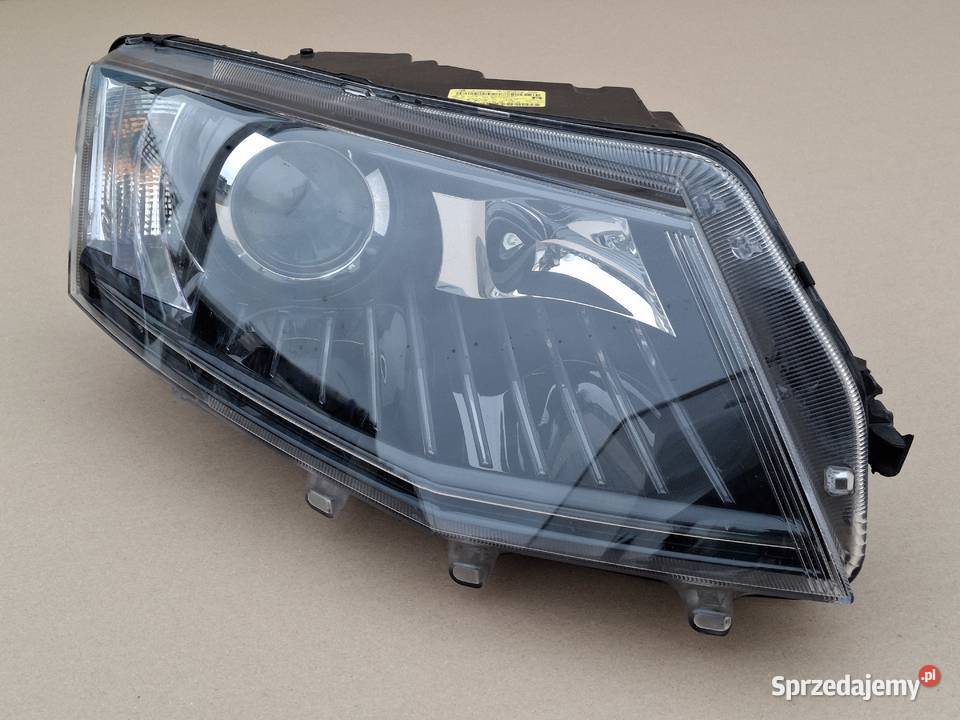 SKODA OCTAVIA 3 III REFLEKTOR PRAWY BIXENON LED Bieleń
