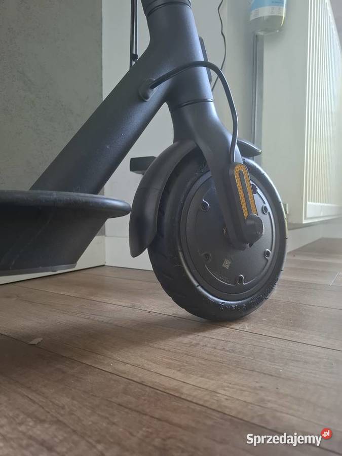 Hulajnoga elektryczna Xiaomi Mi Essential nowa Pojazdy elektryczne Chorągwica