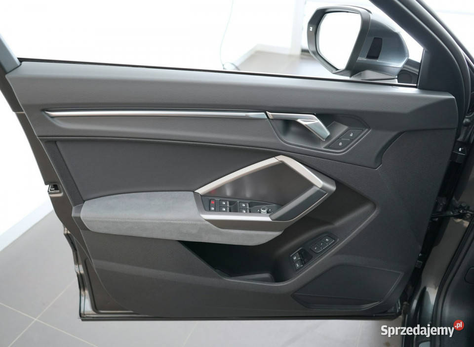 Audi Q3 Sportback 45TFSIe 245 SLine Matrix pełny VAT