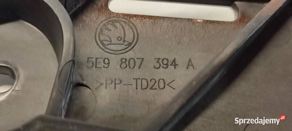SKODA OCTAVIA III ŚLIZG ZDERZAKA PRAWY TYŁ