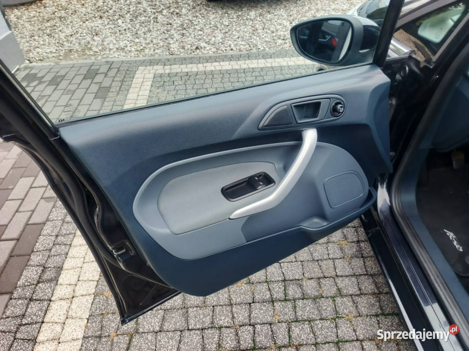 Ford Fiesta Ślicznotka Titanium mały przebieg sprzedam
