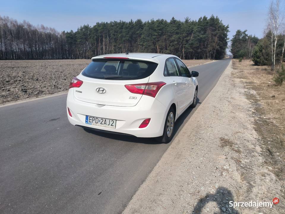 Sprzedam Hyundai i30 110 16CRDI 2016 wielofunkcyjna kierownica Sarnówek sprzedam