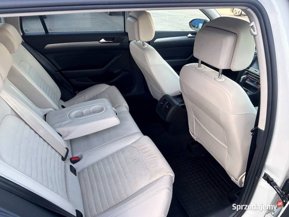 Passat TSI Salon DSG Alcantara bezwypadkowy fv23 Warszawa