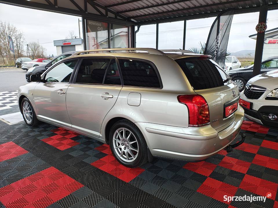 TOYOTA AVENSIS 18BENZYNA AUTOMAT ZADBANA srebrny Zarszyn