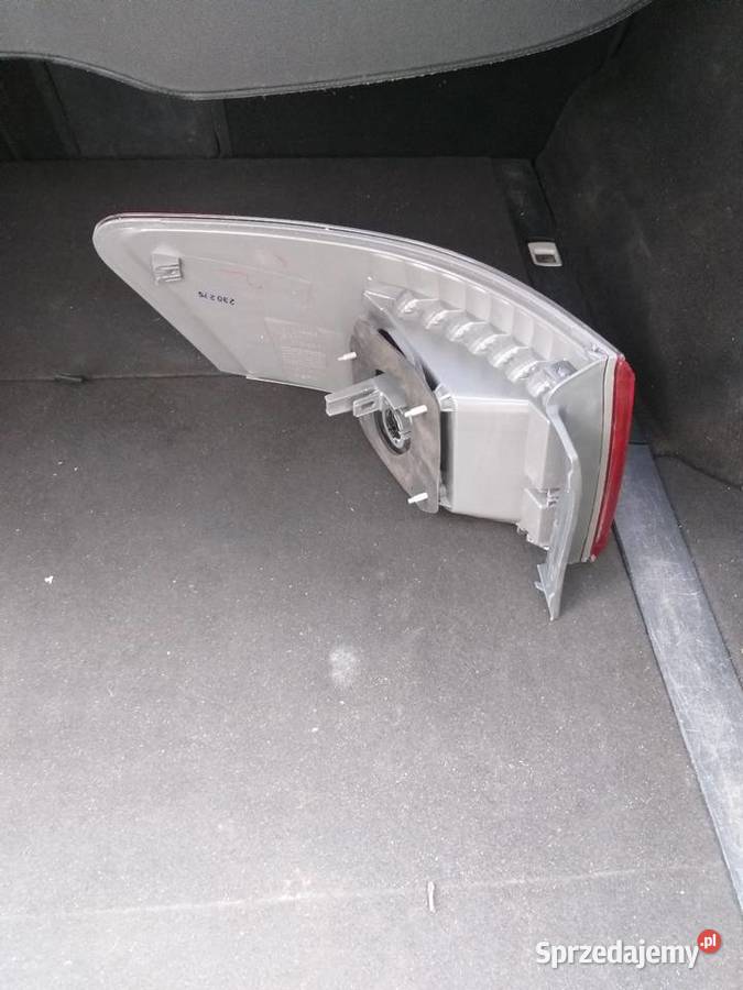 Lampa prawa tyl Toyota Awensis 2009 Warszawa