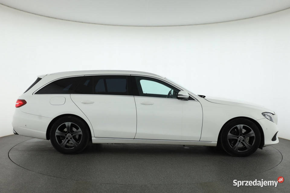 Mercedes E E 220 d 4MATIC kamera cofania Klasa E Piaseczno