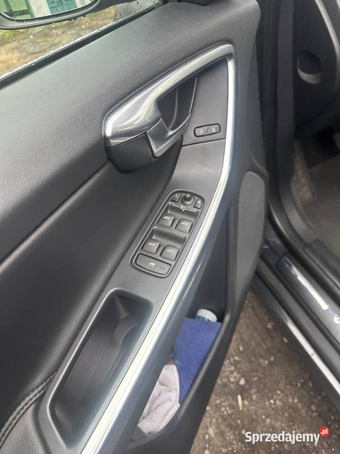 Volvo XC 60 20 181 skóraelektrykapamięć Rok produkcji 2014 Sosnowiec sprzedam