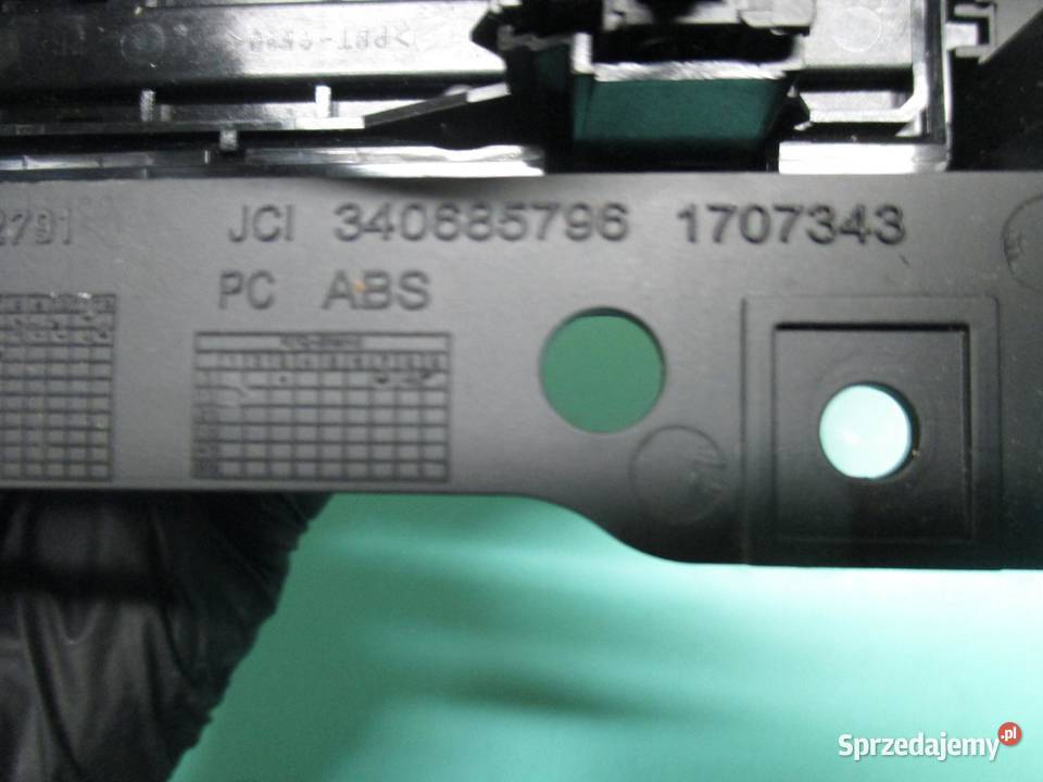 OPEL ASTRA J IV 16 VVT 11r ramka wyświetlacza osobowe