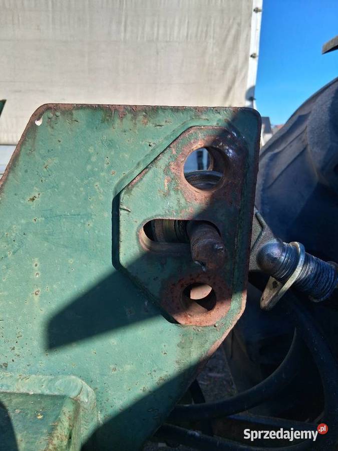 Pług 4 wachadlowy obrotowyzabezpieczenia kolkowe Pługi Stany