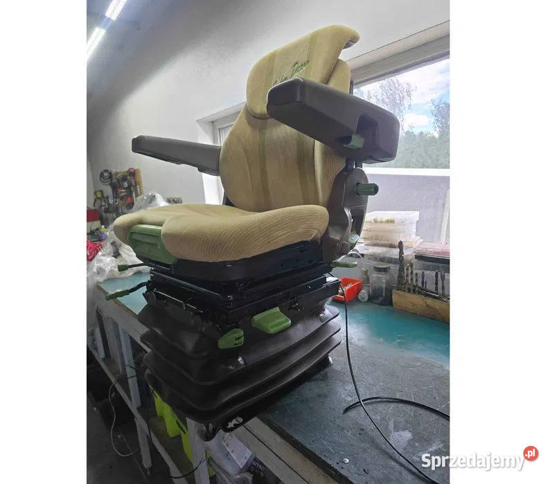 Fotel pneumatyczny John Deere grammer Toruń