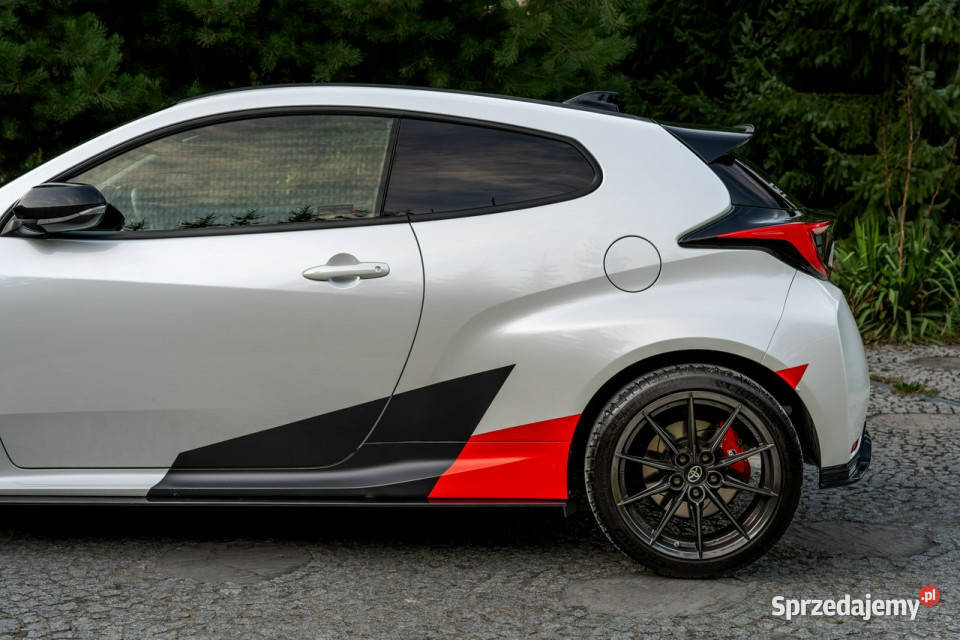 Toyota Yaris GRFour W2C 16 Turbo 261 Pakiet GR benzyna Ropczyce