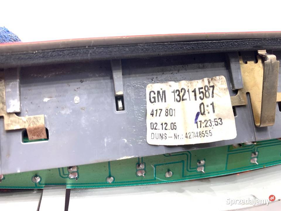 LAMPA STOP OPEL ZAFIRA B 13211587 Minivan 0519