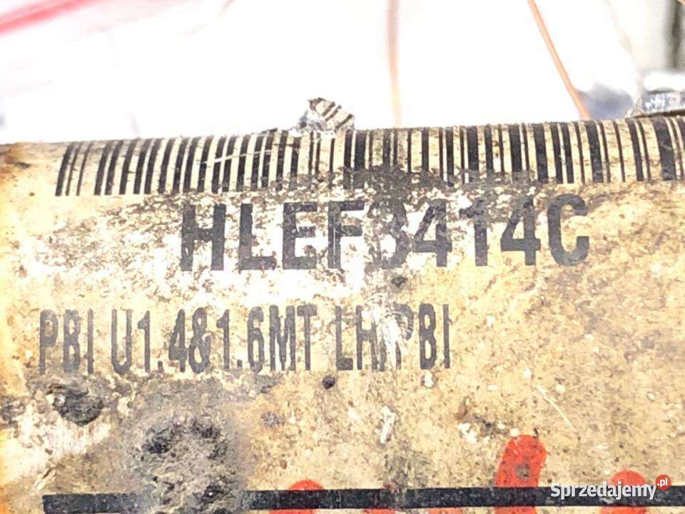 PÓŁOŚ LEWY PRZÓD HYUNDAI i20 14 90 PRZEGUB