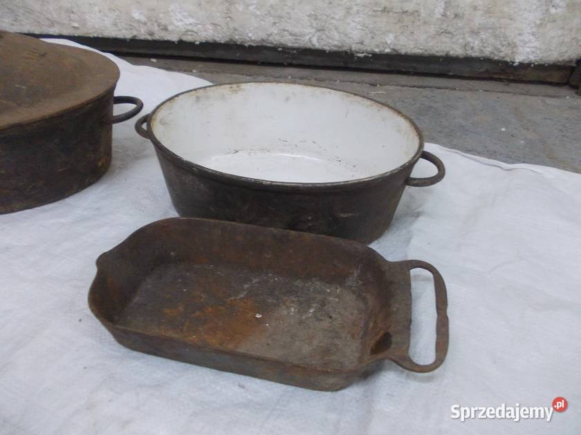 Stary garnek żeliwny gęsiarka