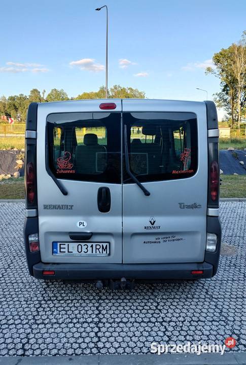 Renault Trafic II wersja 9os mały przebieg garażowany Trafic Łódź