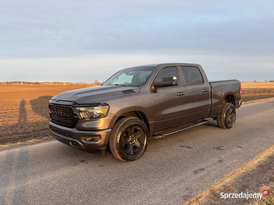 RAM 1500 57 HEMI V8 4x4 2021r Big Horn Ślesin sprzedam