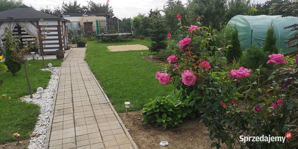 Urokliwa w pełni zagospodarowana działka prąd