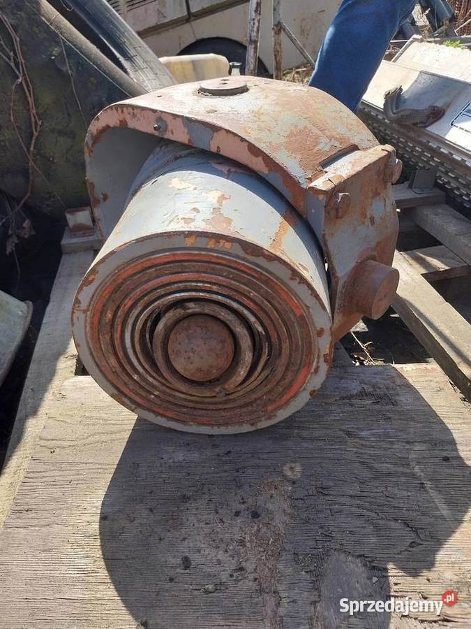 siłownik do wywrotu