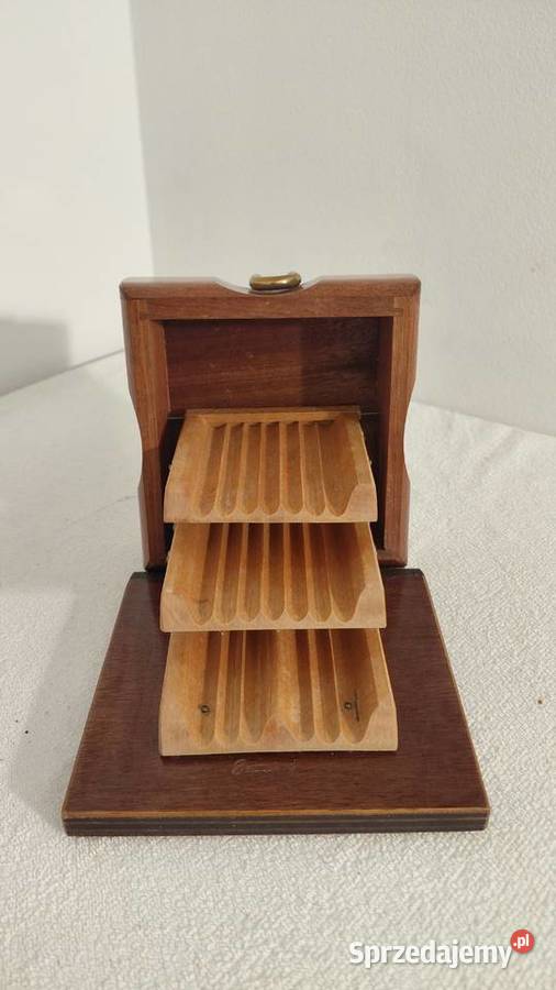 drewniane pudełko kaseta na papierosy Pozostałe Krzykawa