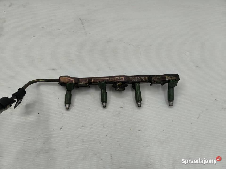 LISTWA WTRYSKOWA TOYOTA AVENSIS II T25 18 VVTI wielkopolskie