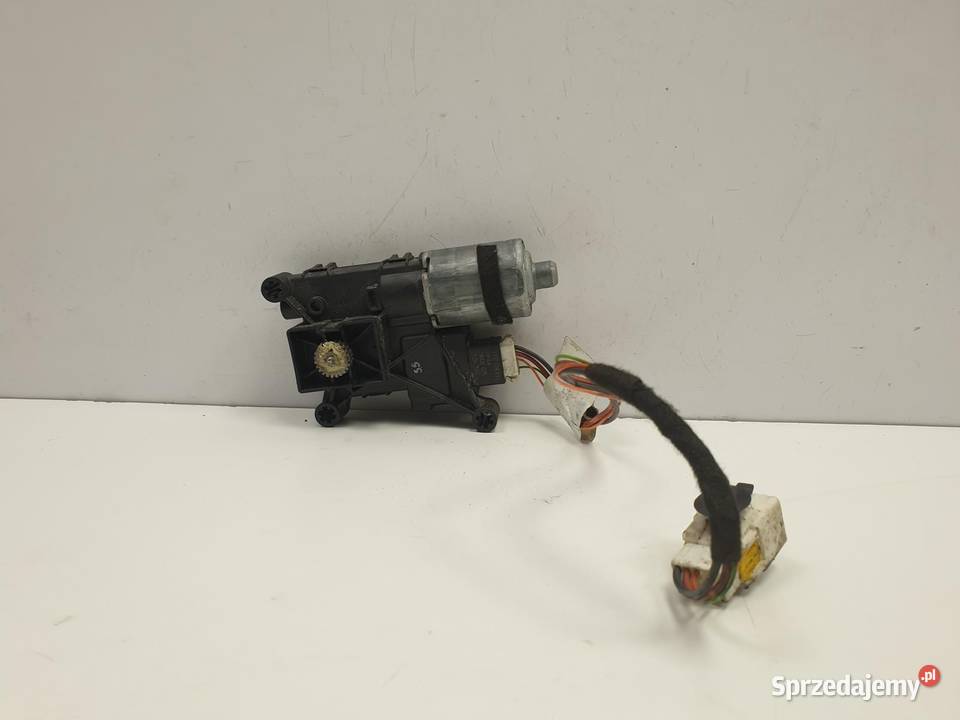 Peugeot 308 SW SILNICZEK SZYBERDACHU 0390200075 Rudka