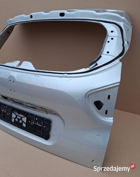 RENAULT CAPTUR KLAPA BAGAŻNIKA TYŁ 901523137R Bieleń