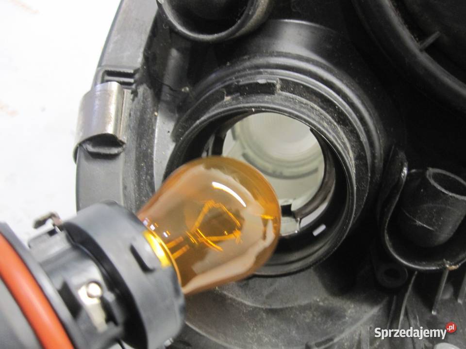 MERCEDES CLS C219 07r lampa prawa przód Kielce