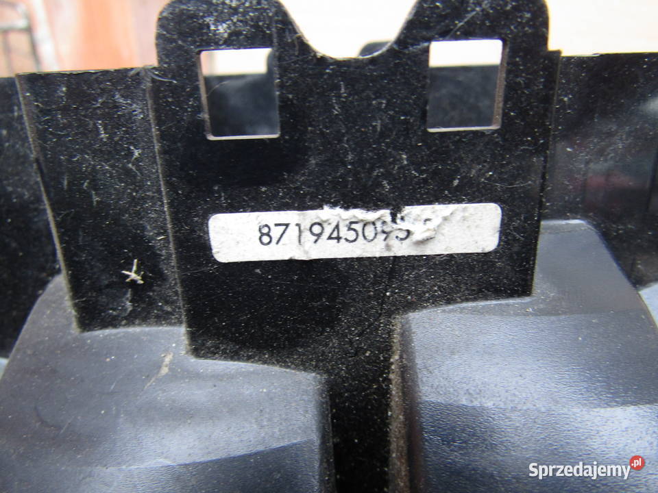 LAMPA TYLNA LEWAPRAWA VW POLO II 1990r osobowe łódzkie Mysłaków