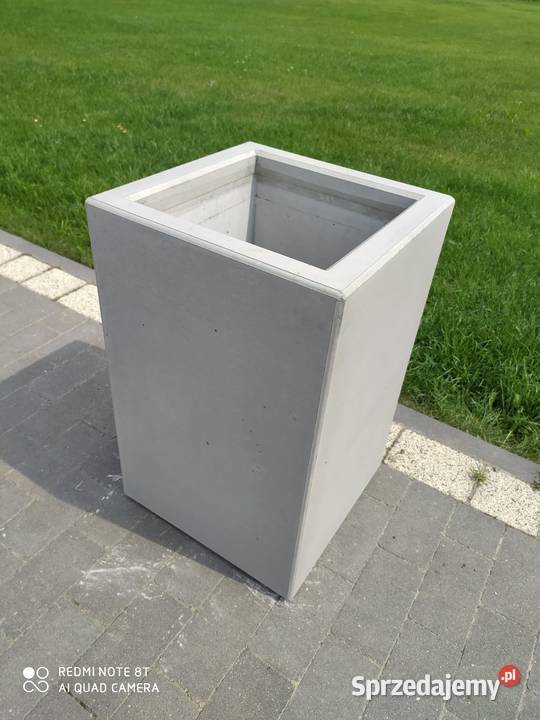 Donica betonowa z betonu architektonicznego D2 Katowice